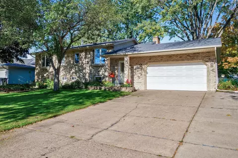 2701 107th Ave NW, Coon Rapids, MN 55433
