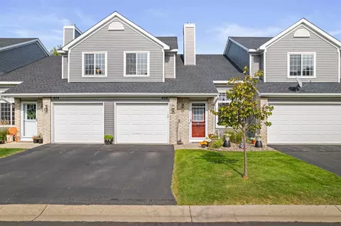 420 Monk Ct, Chanhassen, MN 55317
