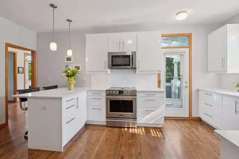 Kitchen - 1612 Summit Hl, Eagan, MN 55122 photo 3 of 4