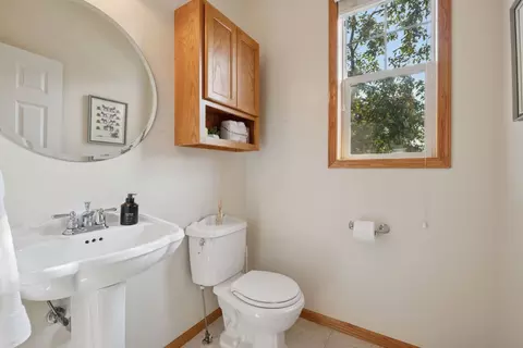 Bath - 1612 Summit Hl, Eagan, MN 55122 photo 1 of 4