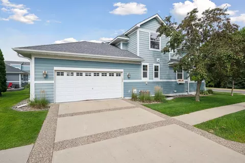 Exterior - 1612 Summit Hl, Eagan, MN 55122 photo 7 of 10