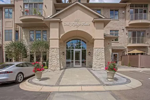555 Oak Ridge Pl #360, Hopkins, MN 55305