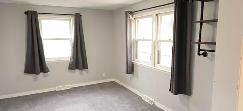 Bedroom - 1014 Maplehill Dr, Albert Lea, MN 56007 photo 1 of 5