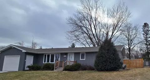 1014 Maplehill Dr, Albert Lea, MN 56007
