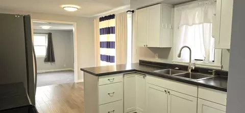 Kitchen - 1014 Maplehill Dr, Albert Lea, MN 56007 photo 2 of 6