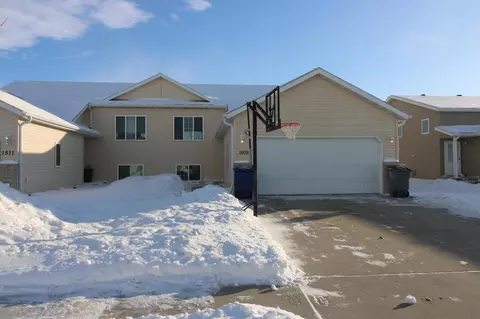 1509 34th Ave S, Moorhead, MN 56560