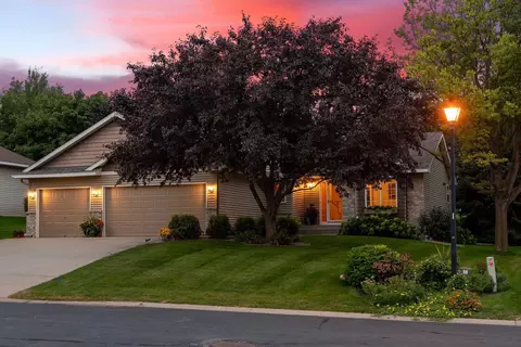 1124 Pond Curv, Waconia, MN 55387