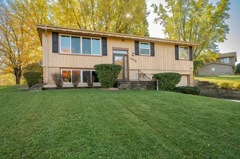 1073 Forest Hills Dr SW, Rochester, MN 55902