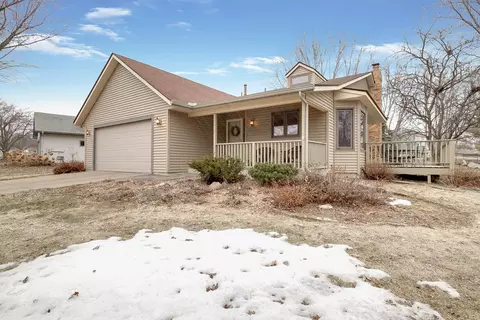 16412 Griffon Trl, Lakeville, MN 55044