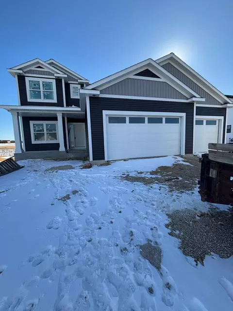 2211 Elk Run Dr SE, Pine Island, MN 55963