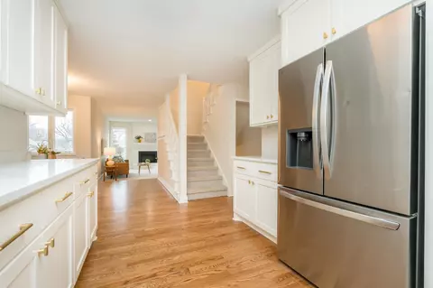 Kitchen - 4809 Four Seasons Dr, Eagan, MN 55122 photo 4 of 4