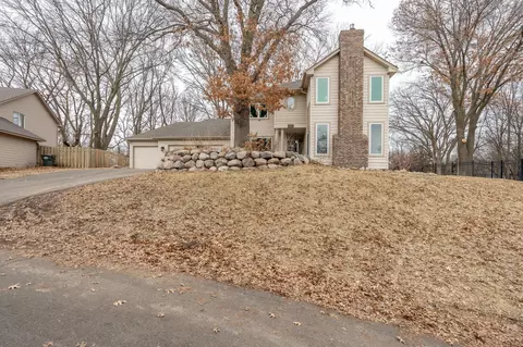 4809 Four Seasons Dr, Eagan, MN 55122