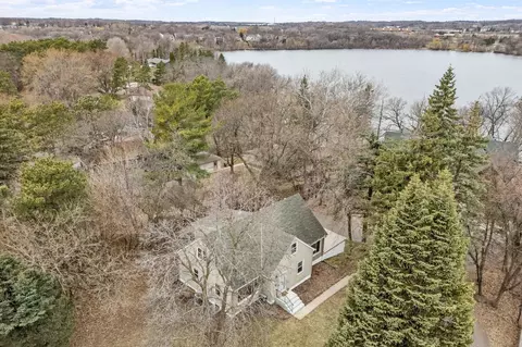 8508 Waters Edge Dr, Chanhassen, MN 55317