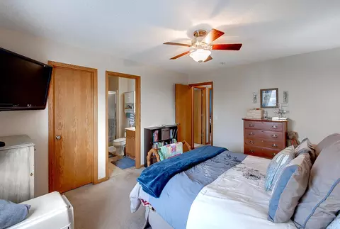 Bedroom - 502 Springwheat Dr, Dundas, MN 55019 photo 2 of 5