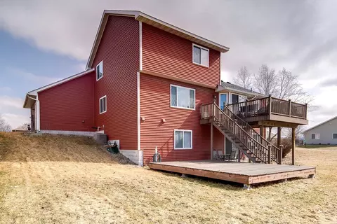 Exterior - 502 Springwheat Dr, Dundas, MN 55019 photo 3 of 8
