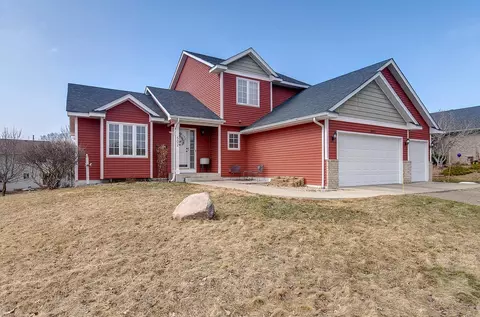 Exterior - 502 Springwheat Dr, Dundas, MN 55019 photo 2 of 8