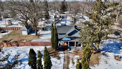 702 4th St SW, Little Falls, MN 56345