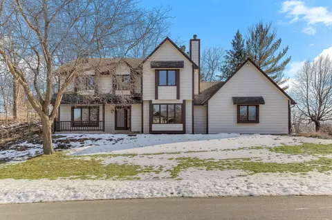 12525 Pinehurst Dr, Burnsville, MN 55337