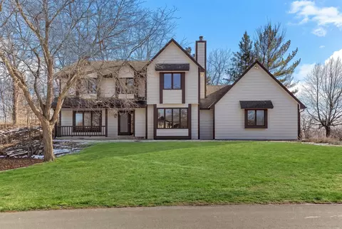 12525 Pinehurst Dr, Burnsville, MN 55337