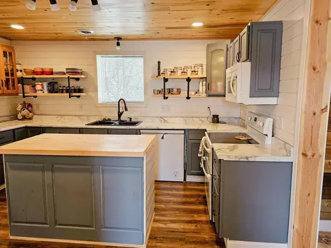 Kitchen - 1724 Laurel St, Brainerd, MN 56401 photo 2 of 3