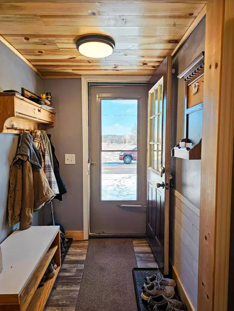 Entry Way - 1724 Laurel St, Brainerd, MN 56401 photo 1 of 1
