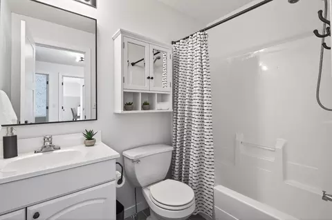 Bath - 4648 S Lake Sarah Dr, Maple Plain, MN 55359 photo 3 of 4