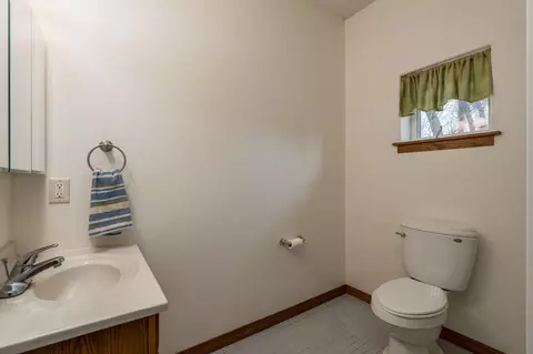 Bath - 101 Shoreview Dr, Elysian, MN 56028 photo 1 of 6