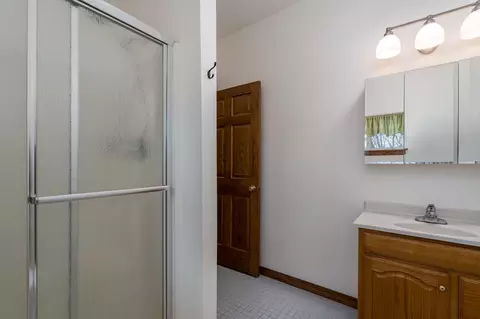 Bath - 101 Shoreview Dr, Elysian, MN 56028 photo 2 of 6
