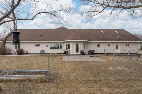 Exterior - 101 Shoreview Dr, Elysian, MN 56028 photo 5 of 12