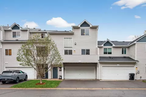 10705 Unity St NW, Coon Rapids, MN 55433