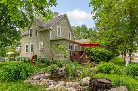 104 S Nicollet St, Winthrop, MN 55396