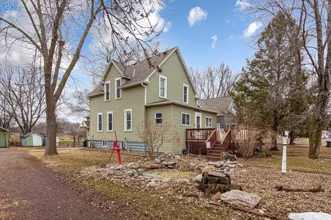 104 S Nicollet St, Winthrop, MN 55396