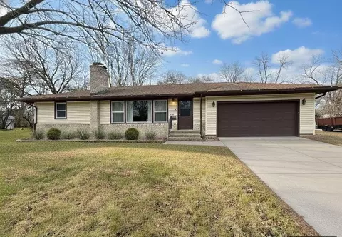 810 57th Ave N, Brooklyn Center, MN 55430
