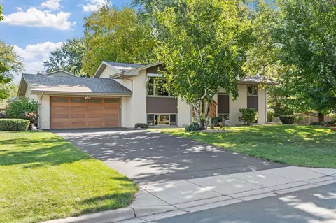 4770 Flag Ave N, New Hope, MN 55428