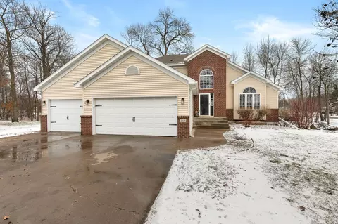 348 Pondview Ln, Saint Joseph, MN 56374