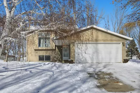 2756 26th Street Cir S, Moorhead, MN 56560