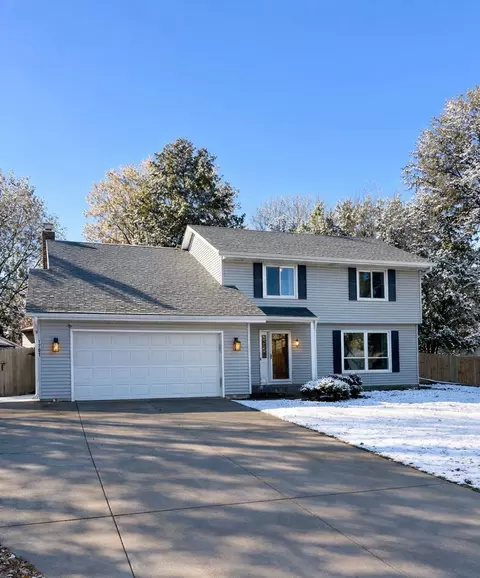 1701 W 138th St, Burnsville, MN 55337