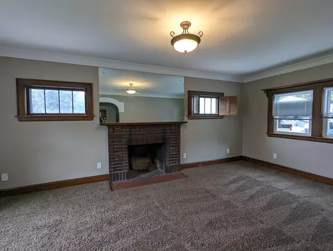 Living - 215 W Arrowhead Rd, Duluth, MN 55803 photo 3 of 5