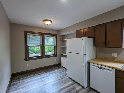 Kitchen - 215 W Arrowhead Rd, Duluth, MN 55803 photo 2 of 2