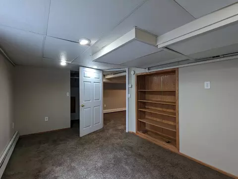 Bedroom - 215 W Arrowhead Rd, Duluth, MN 55803 photo 8 of 8