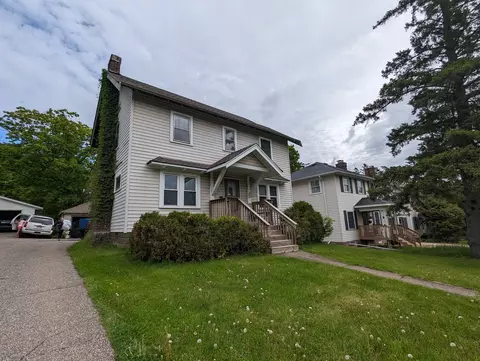 Exterior - 215 W Arrowhead Rd, Duluth, MN 55803 photo 2 of 2