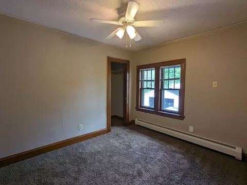Bedroom - 215 W Arrowhead Rd, Duluth, MN 55803 photo 6 of 8