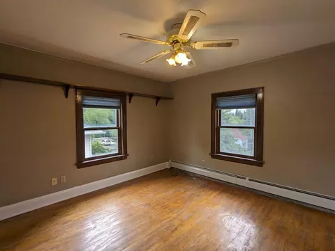 Bedroom - 215 W Arrowhead Rd, Duluth, MN 55803 photo 2 of 8