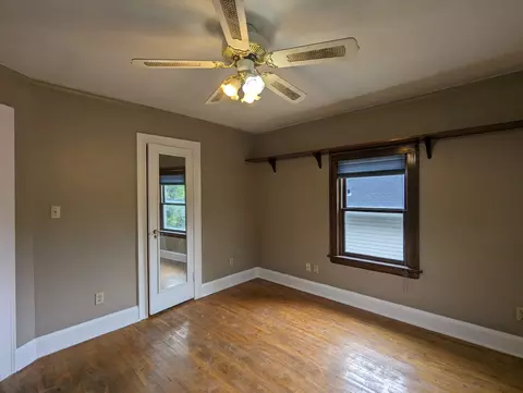 Bedroom - 215 W Arrowhead Rd, Duluth, MN 55803 photo 3 of 8