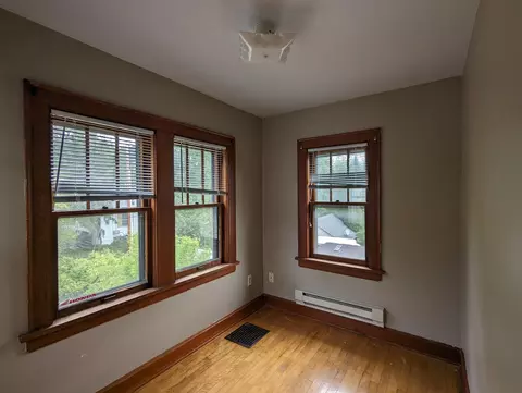 Bedroom - 215 W Arrowhead Rd, Duluth, MN 55803 photo 1 of 8
