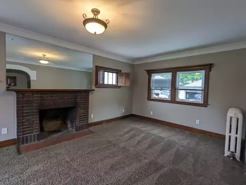 Living - 215 W Arrowhead Rd, Duluth, MN 55803 photo 4 of 5