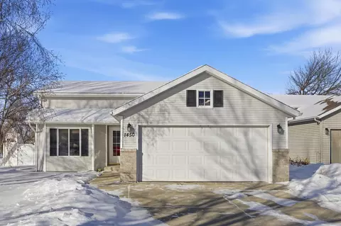 1450 Elmwood Ct, West Fargo, ND 58078