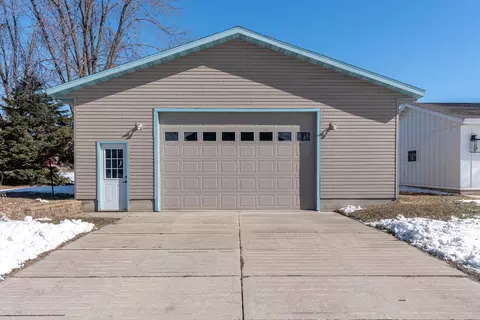 Exterior - 125 Willow Point Dr, Elysian, MN 56028 photo 7 of 7