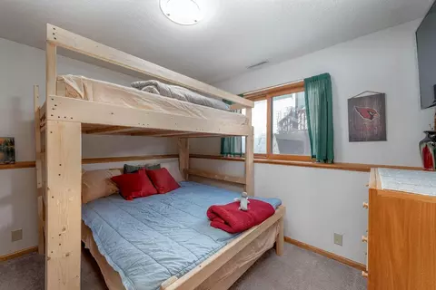 Bedroom - 125 Willow Point Dr, Elysian, MN 56028 photo 4 of 4