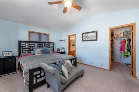 Bedroom - 125 Willow Point Dr, Elysian, MN 56028 photo 2 of 4